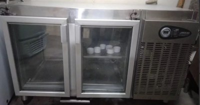 Manutenção de freezer horizontal